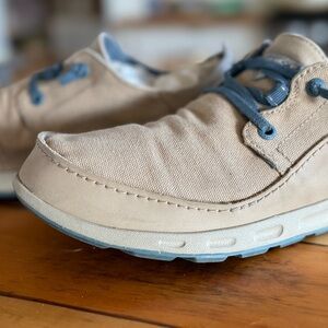 Columbia Men's Slip-on PFG Loafers - Beige and Blue, size 8.5